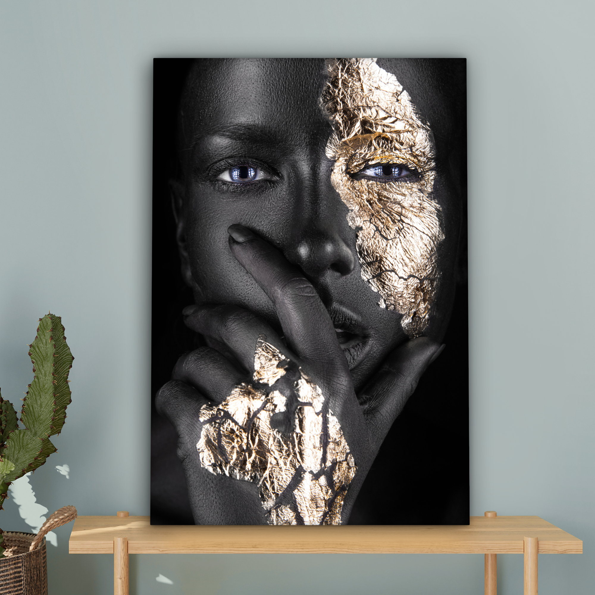 Tableau sur toile - Femme - Or - Noir - Peinture faciale-4